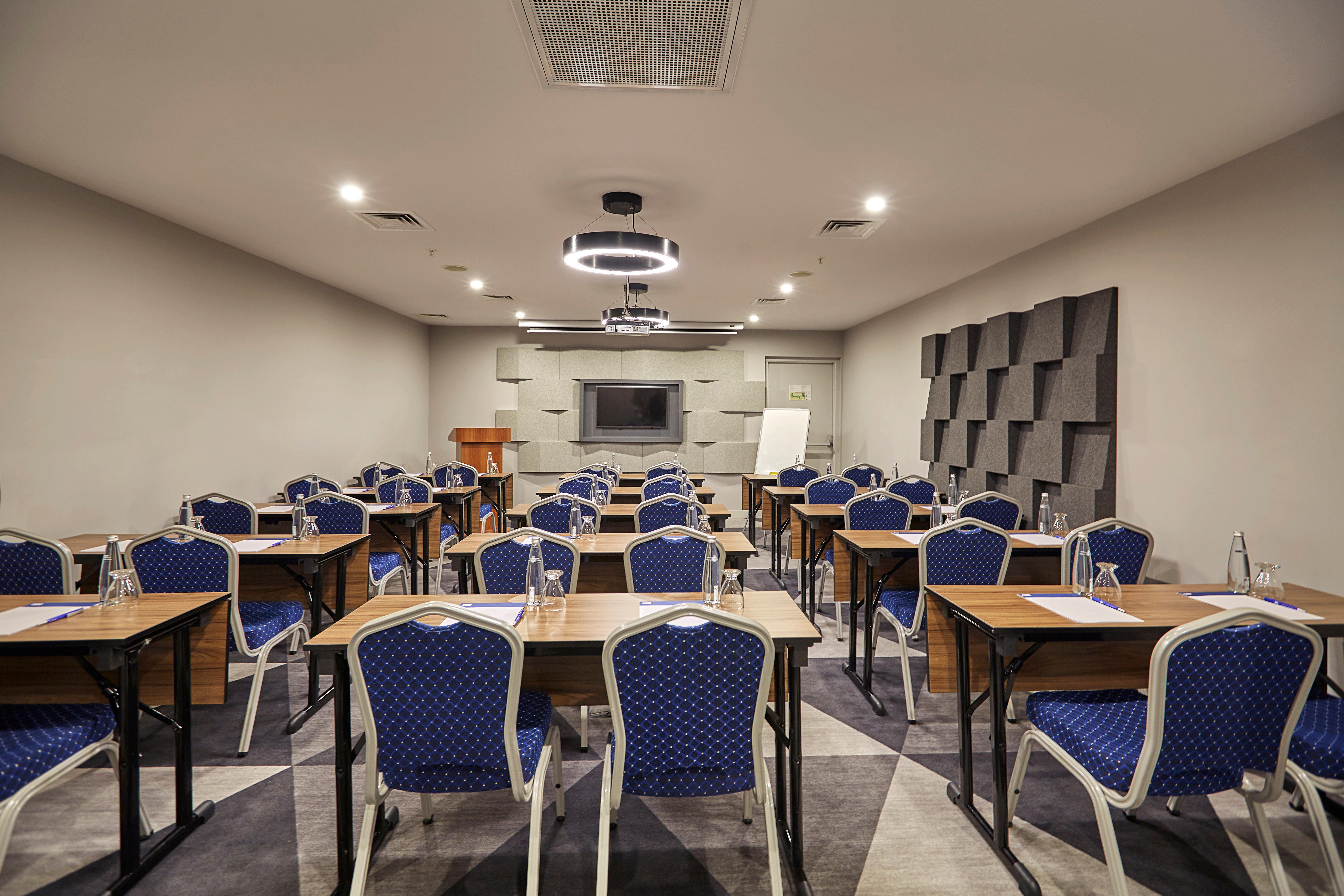 מלון Express - - Atakoy Metro By Ihg 3*